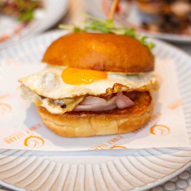 Breakfast burger